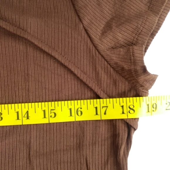 No Boundaries Peek A Boo Ribbed Look Top Junior XL (15-17) Brown - Picture 10 of 11